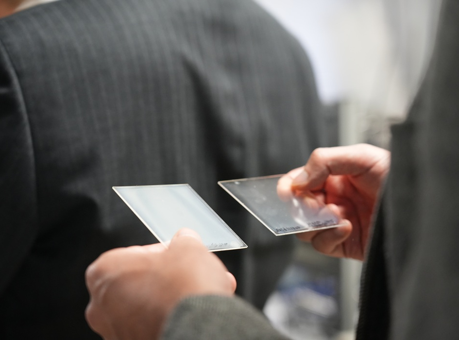 会員向け講演会と研究室見学を開催しました。